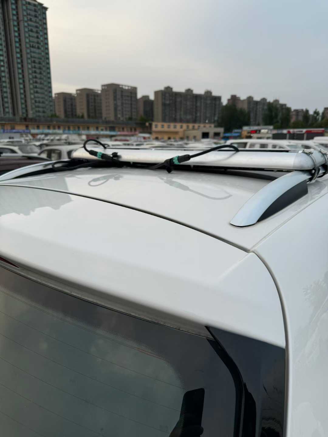 汽车车灯.jpg